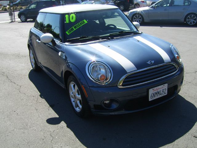 Mini Cooper 2010 photo 1