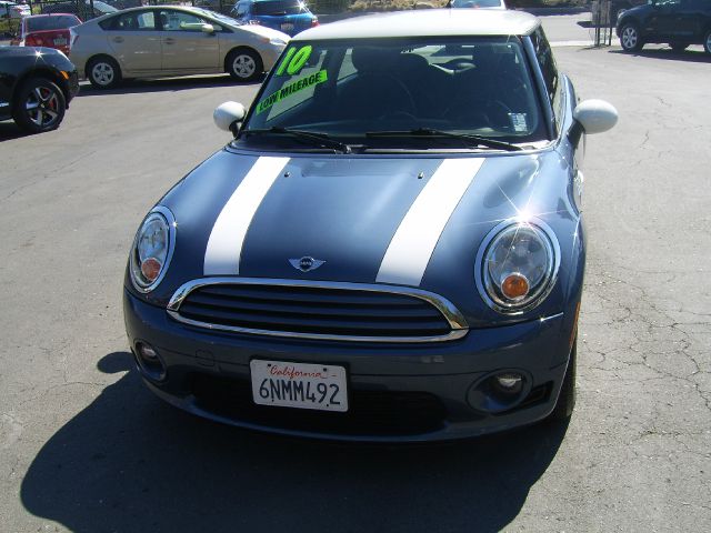 Mini Cooper 2010 photo 2