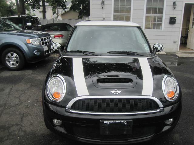 Mini Cooper 2010 photo 1