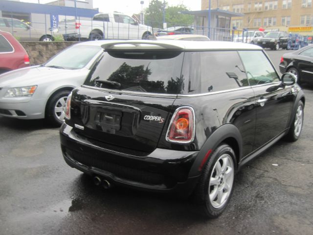 Mini Cooper 2010 photo 11