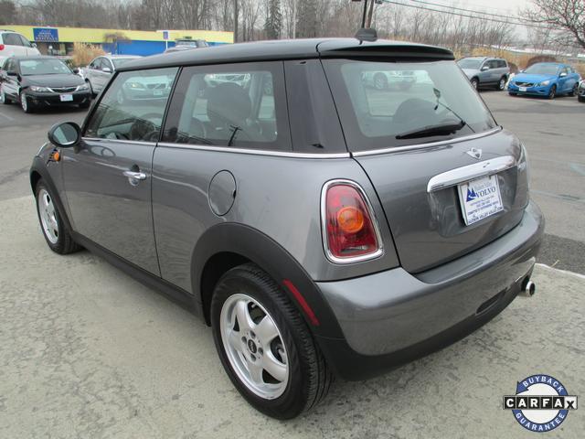 Mini Cooper 2010 photo 2