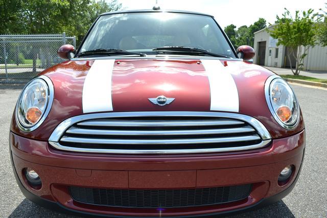 Mini Cooper 2010 photo 1