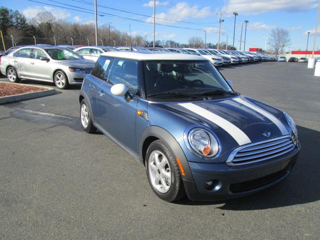 Mini Cooper Base Unspecified