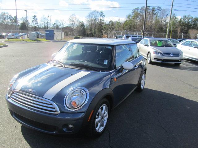 Mini Cooper 2010 photo 2