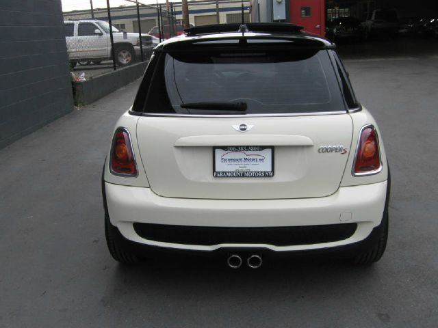 Mini Cooper 2010 photo 2