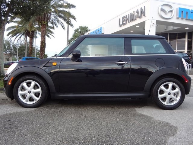 Mini Cooper 2010 photo 1