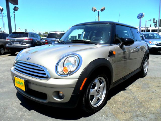 Mini Cooper 2010 photo 1