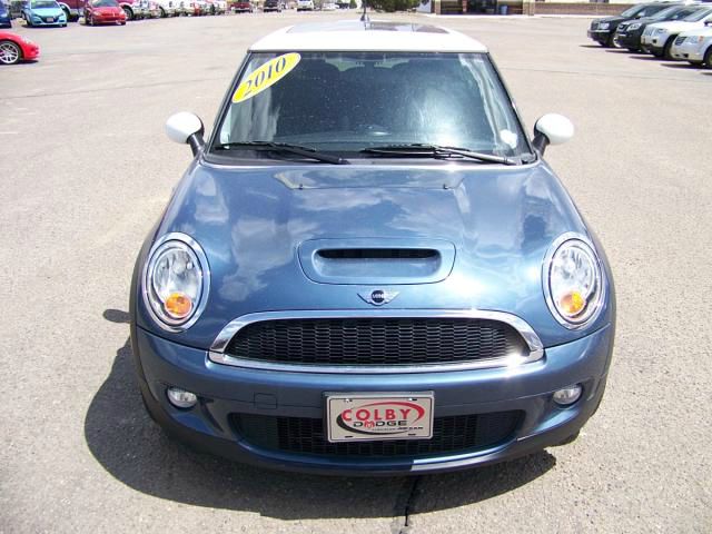 Mini Cooper 2010 photo 2