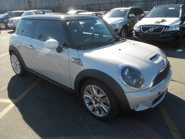 Mini Cooper 2010 photo 1