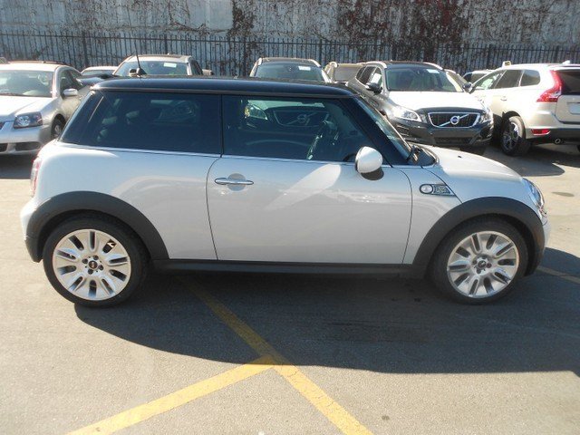 Mini Cooper 2010 photo 2