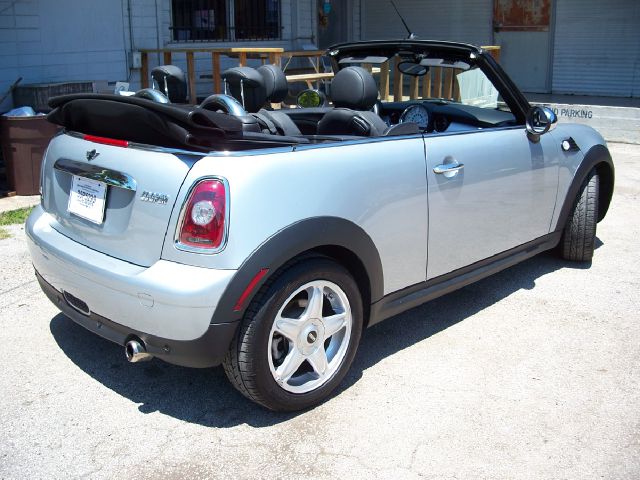 Mini Cooper 2010 photo 2