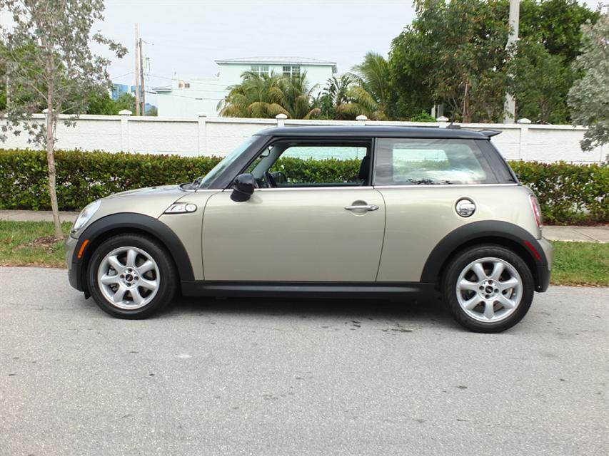 Mini Cooper 2010 photo 1