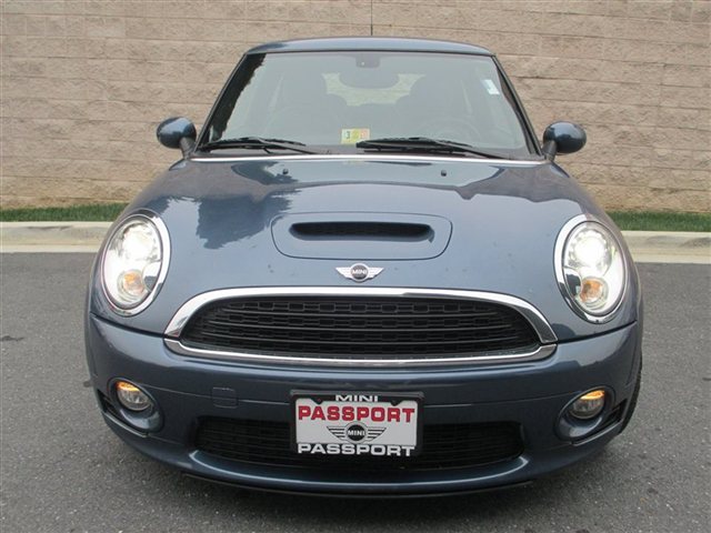 Mini Cooper 2010 photo 1