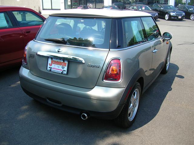 Mini Cooper 2010 photo 2