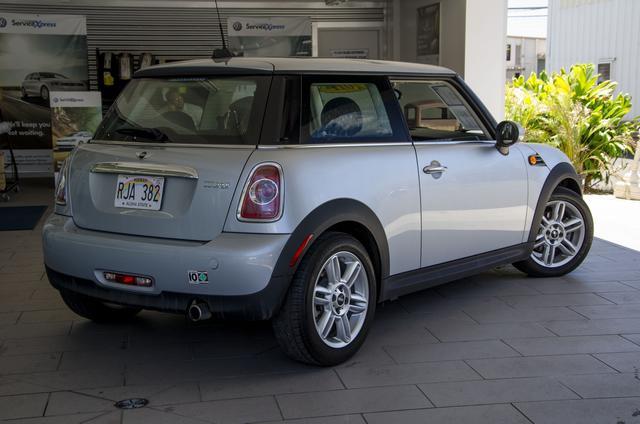 Mini Cooper 2011 photo 2