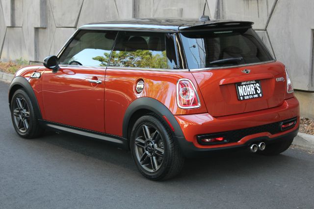 Mini Cooper 2011 photo 16