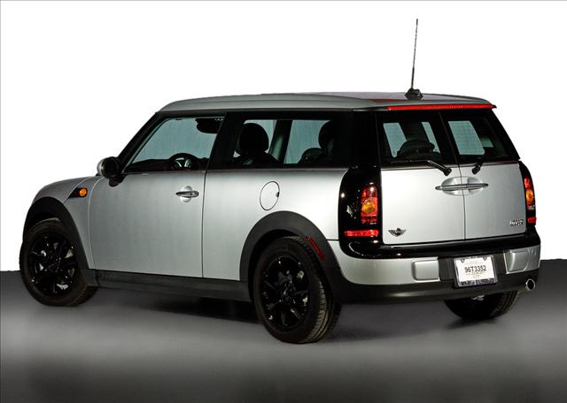 Mini Cooper Clubman 2010 photo 2