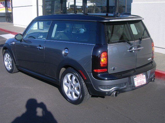 Mini Cooper Clubman 2010 photo 2