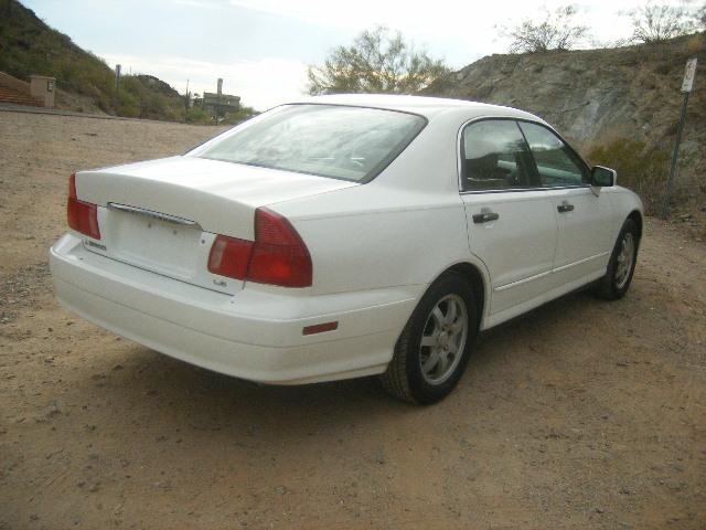 Mitsubishi Diamante 1997 photo 5