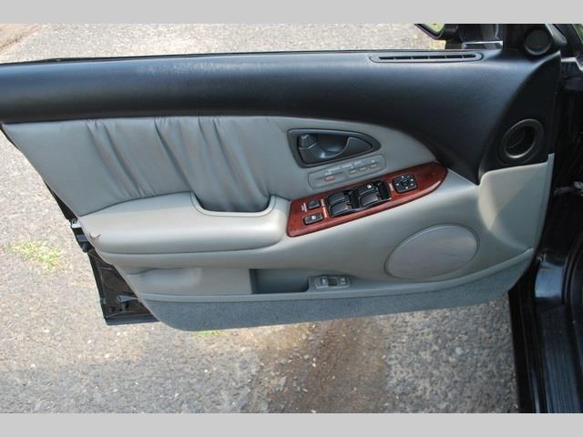 Mitsubishi Diamante 2001 photo 16