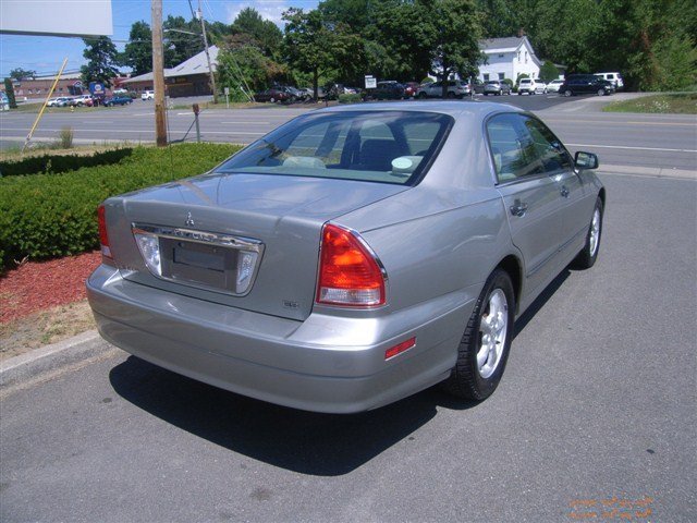 Mitsubishi Diamante 2002 photo 2