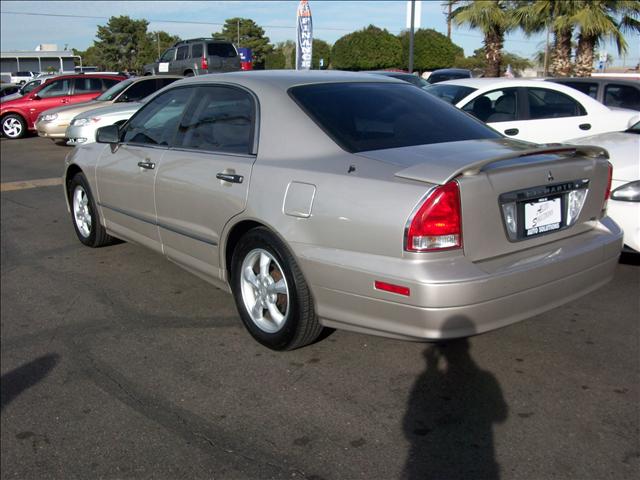 Mitsubishi Diamante 2003 photo 2