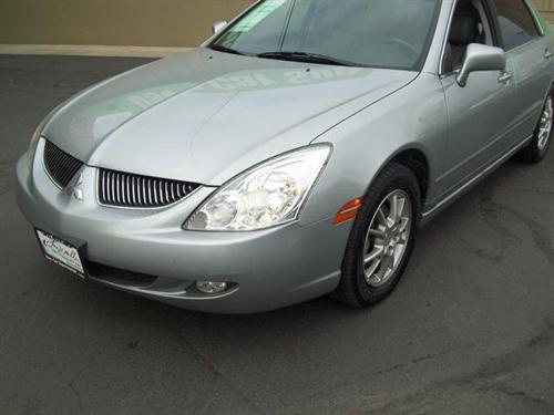 Mitsubishi Diamante 2004 photo 2