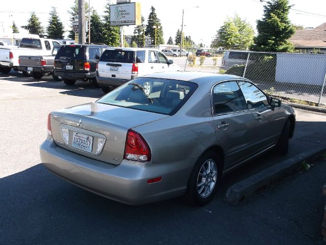 Mitsubishi Diamante 2004 photo 1