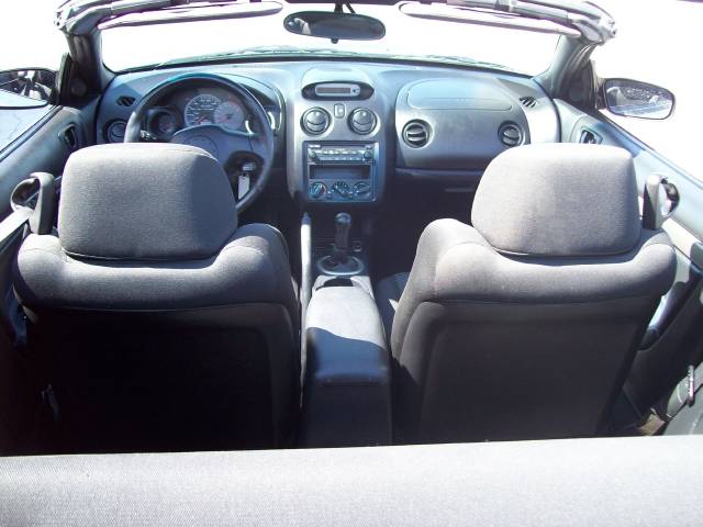 Mitsubishi Eclipse 2004 photo 2