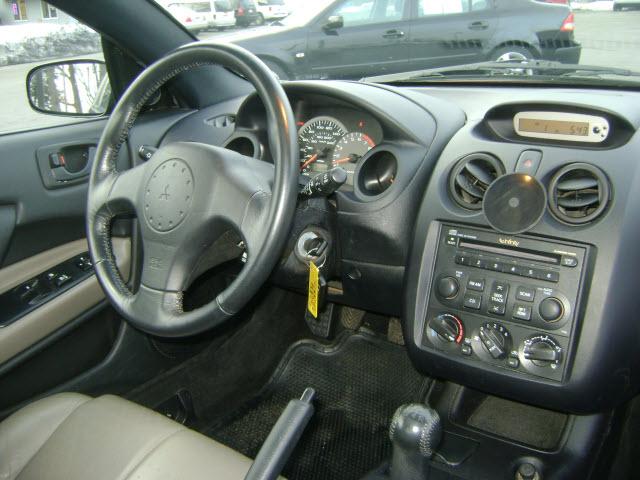 Mitsubishi Eclipse 2004 photo 2