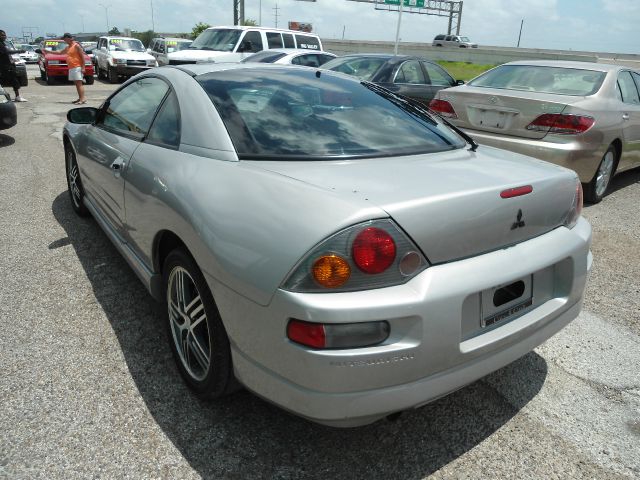 Mitsubishi Eclipse 2004 photo 2