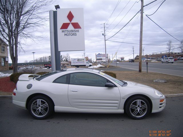 Mitsubishi Eclipse 2005 photo 2