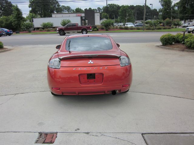 Mitsubishi Eclipse 2006 photo 2