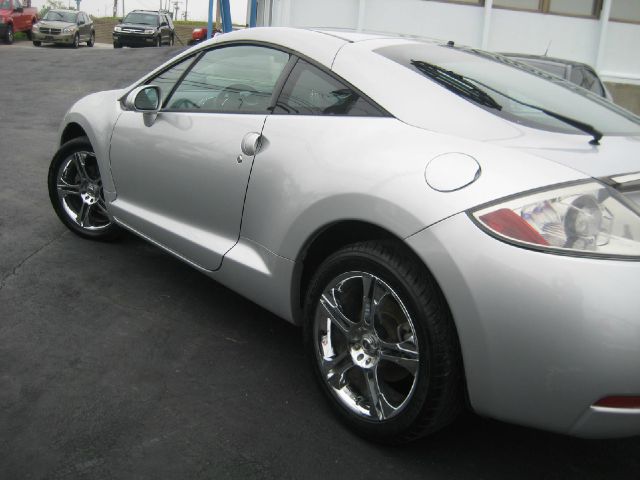 Mitsubishi Eclipse 2006 photo 2