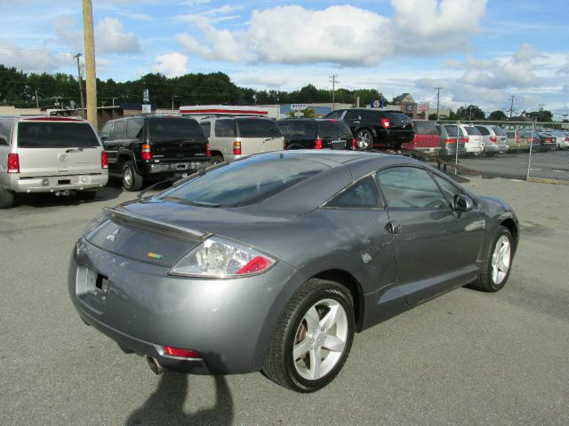 Mitsubishi Eclipse 2006 photo 4