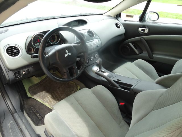 Mitsubishi Eclipse 2006 photo 2