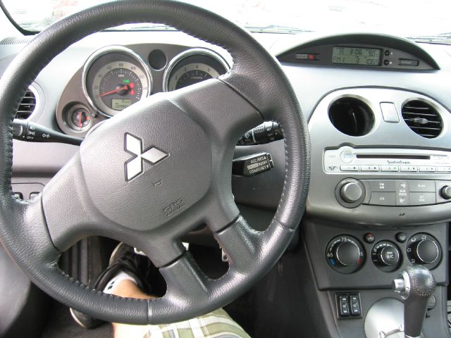 Mitsubishi Eclipse 2006 photo 2