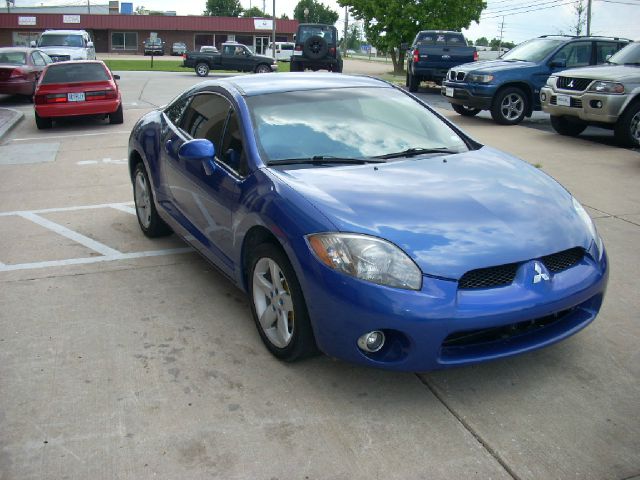 Mitsubishi Eclipse 2006 photo 2