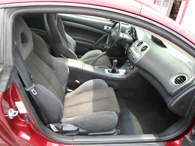 Mitsubishi Eclipse 2006 photo 2