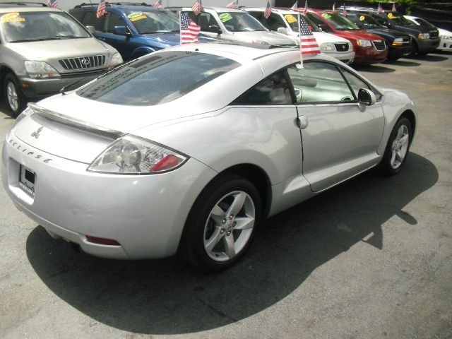 Mitsubishi Eclipse 2007 photo 3