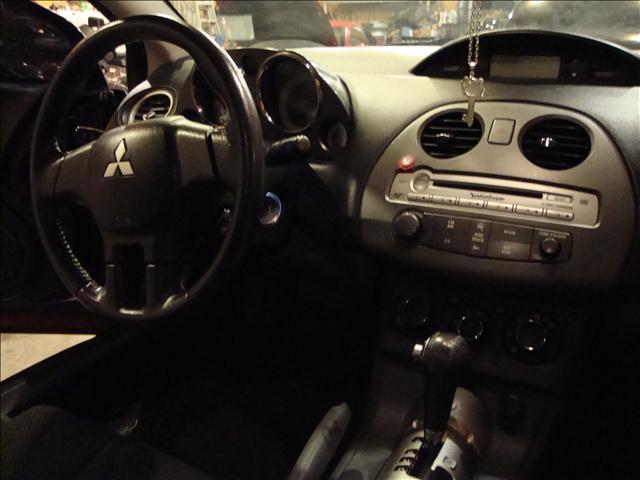 Mitsubishi Eclipse 2007 photo 2