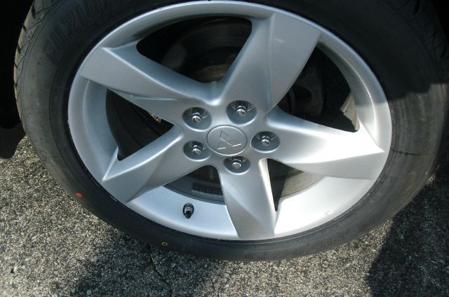 Mitsubishi Eclipse 2008 photo 11