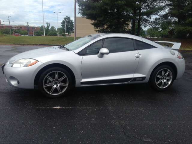 Mitsubishi Eclipse 2008 photo 11