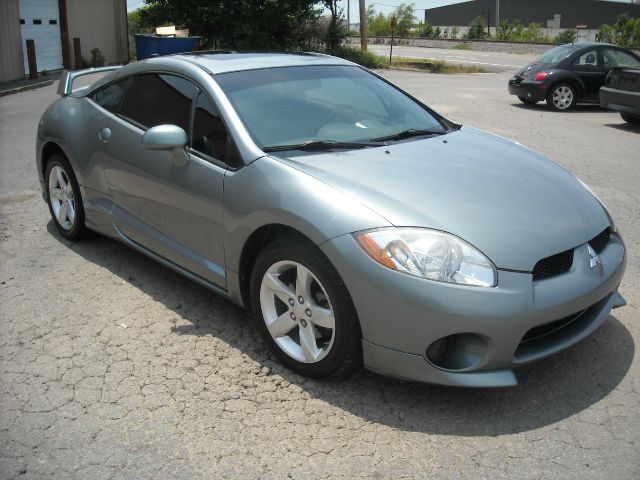 Mitsubishi Eclipse 2008 photo 12