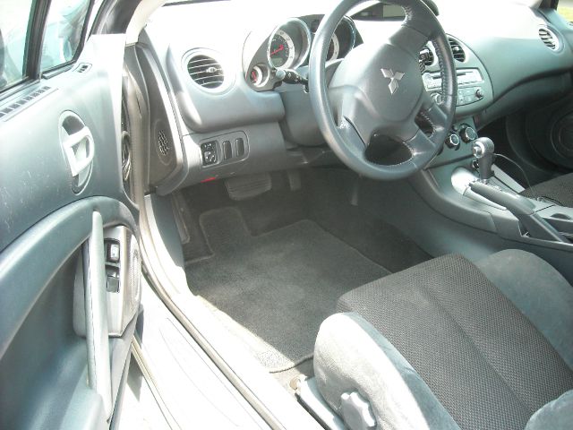 Mitsubishi Eclipse 2008 photo 14