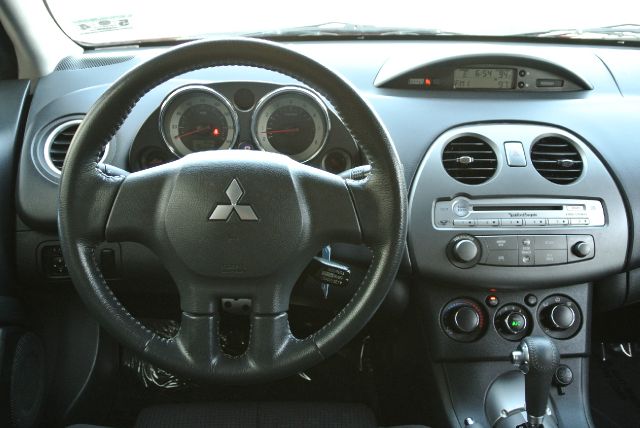 Mitsubishi Eclipse 2009 photo 3