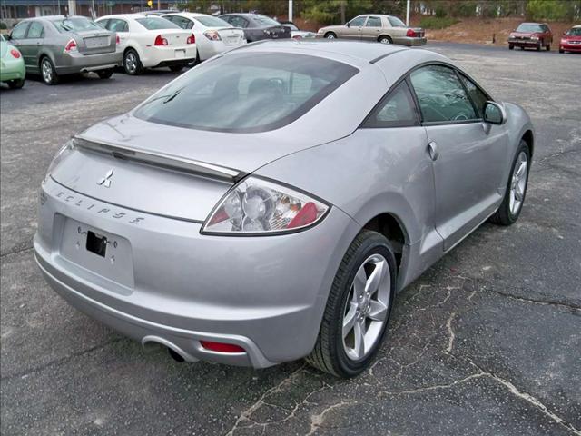 Mitsubishi Eclipse 2009 photo 3