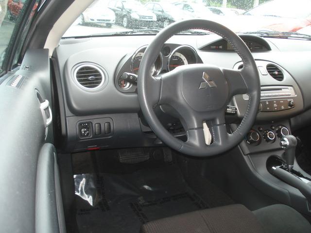 Mitsubishi Eclipse 2009 photo 3