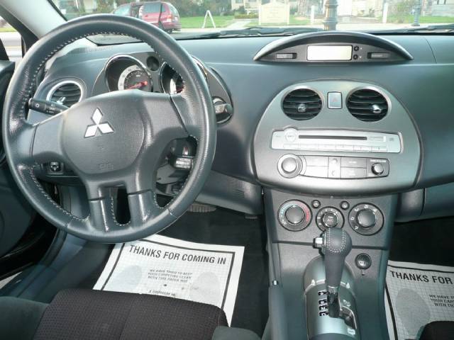 Mitsubishi Eclipse 2009 photo 2