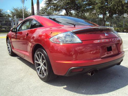 Mitsubishi Eclipse 2011 photo 2